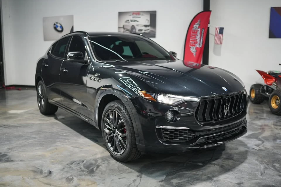 2022 Maserati Levante - Image 7 of 13