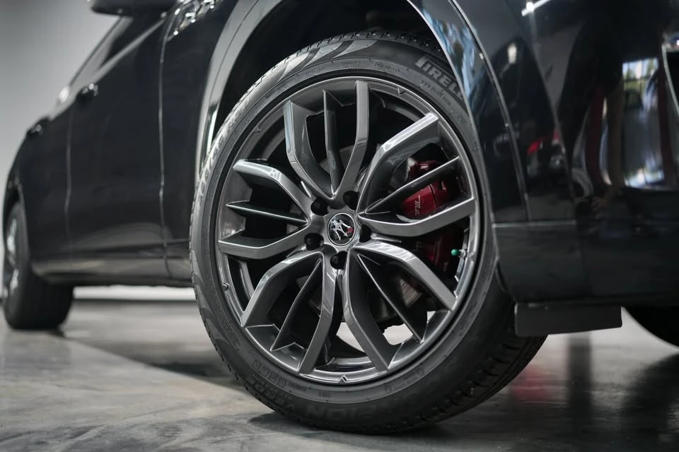 2022 Maserati Levante - Image 4 of 13