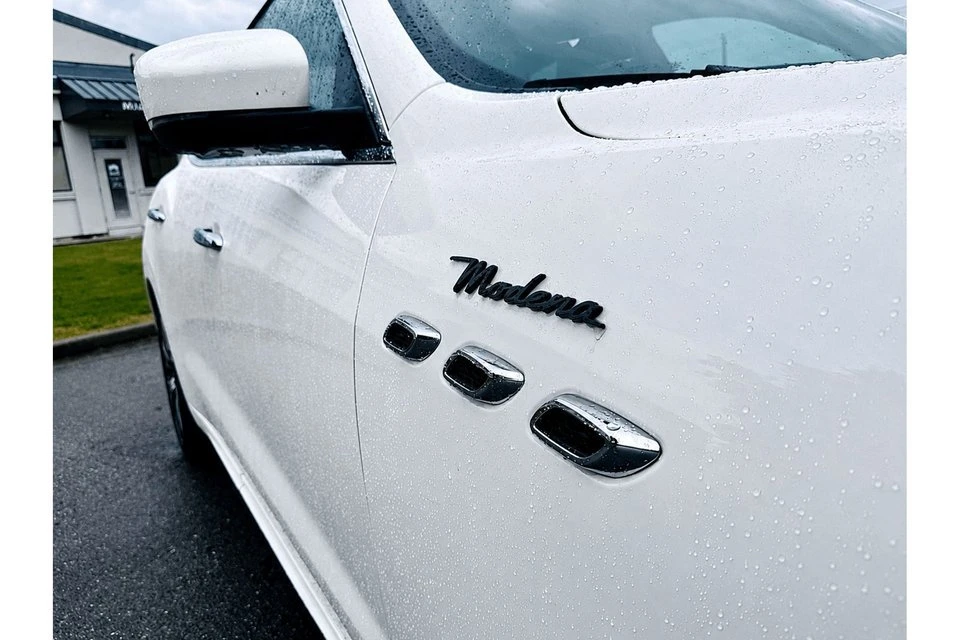 2022 Maserati Levante Modena - Image 9 of 17