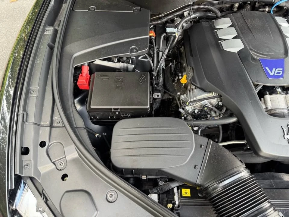 2022 Maserati Levante Modena - Image 16 of 20