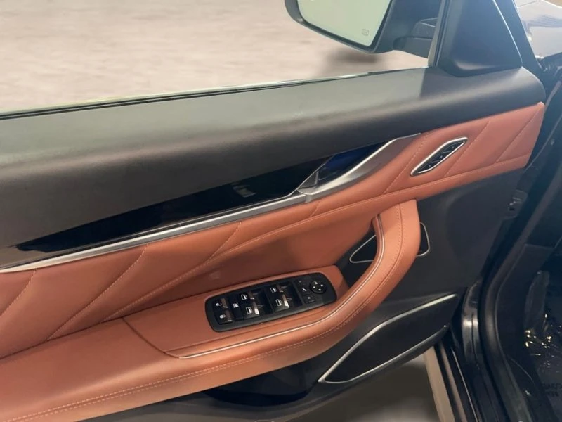 2022 Maserati Levante - Image 10 of 17