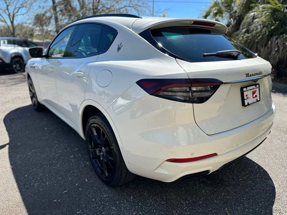 2022 Maserati Levante - Image 7 of 17