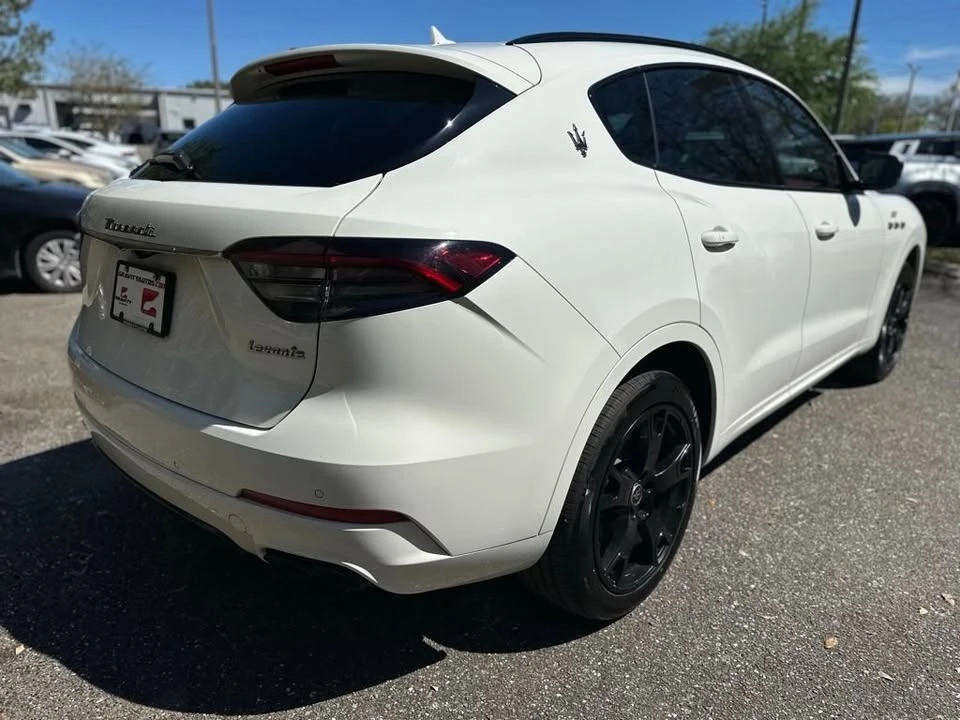 2022 Maserati Levante - Image 11 of 17