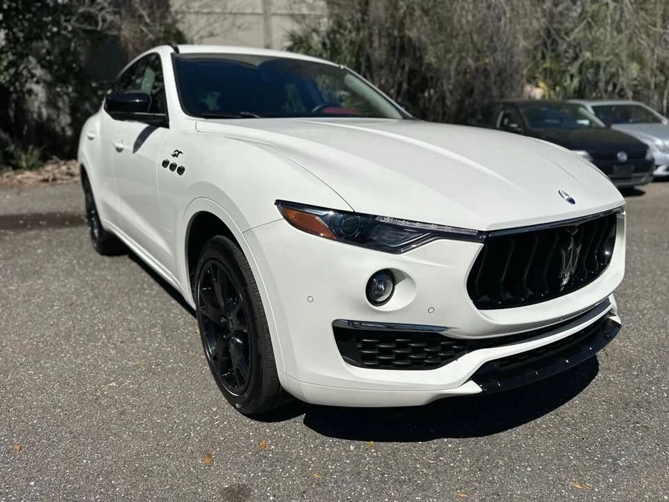 2022 Maserati Levante - Image 2 of 17