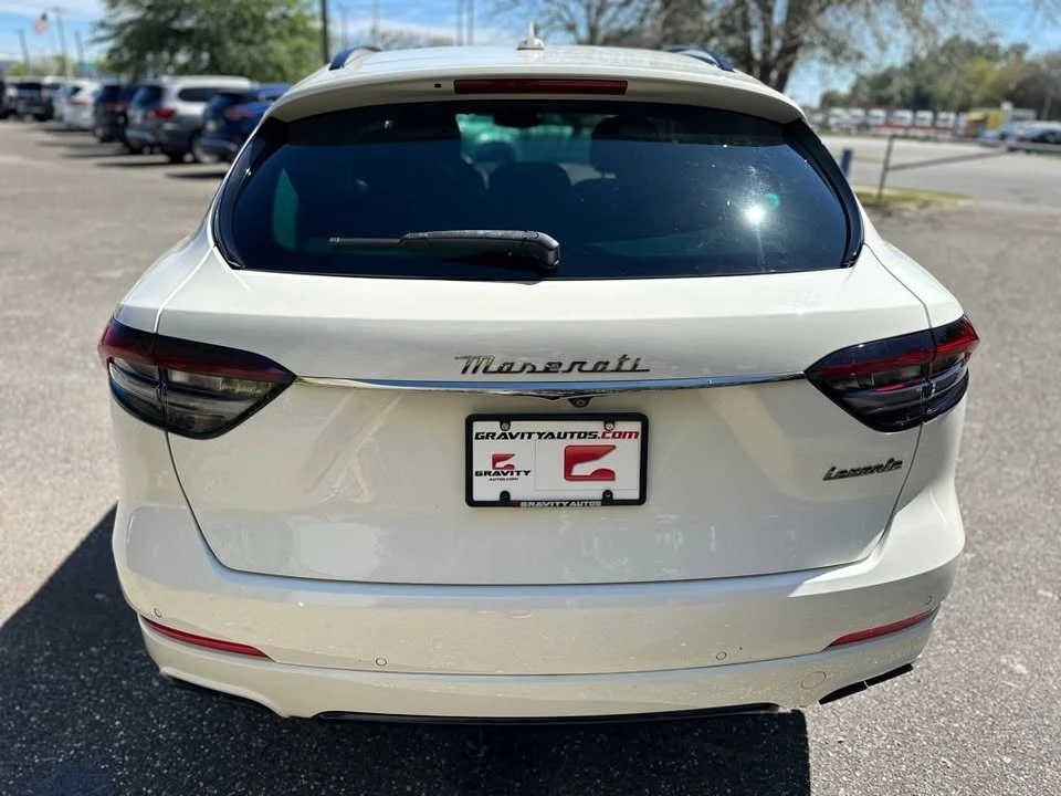 2022 Maserati Levante - Image 9 of 17