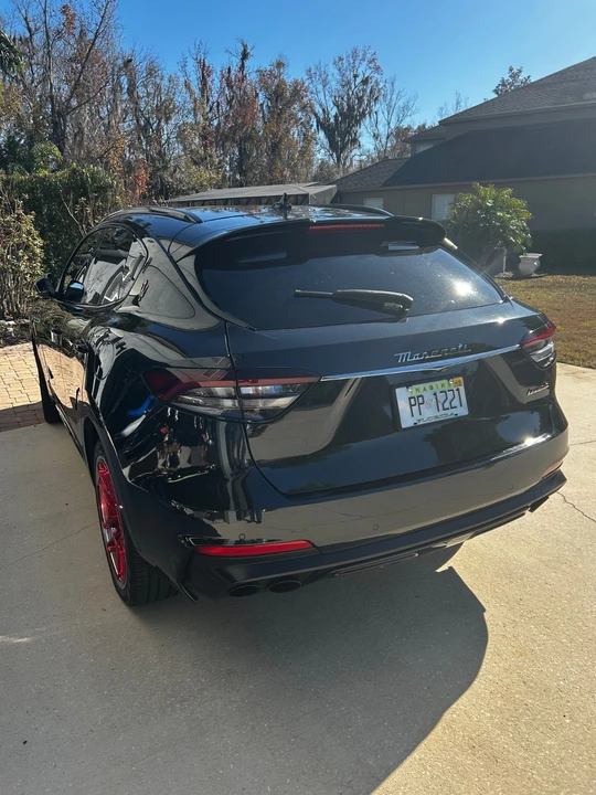 2022 Maserati Levante - Image 3 of 15
