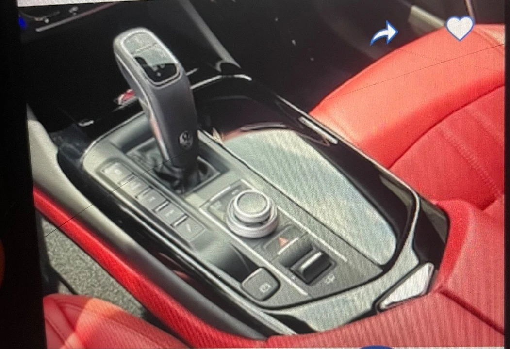 2022 Maserati Levante - Image 8 of 15