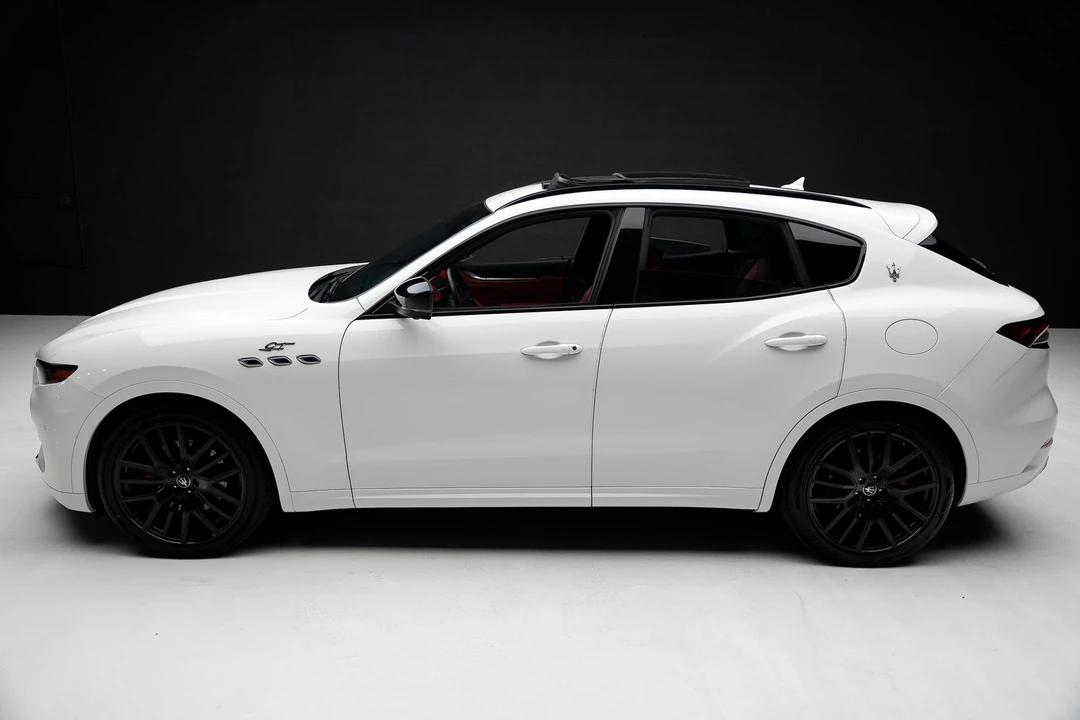 2022 Maserati Levante Modena - Image 17 of 31