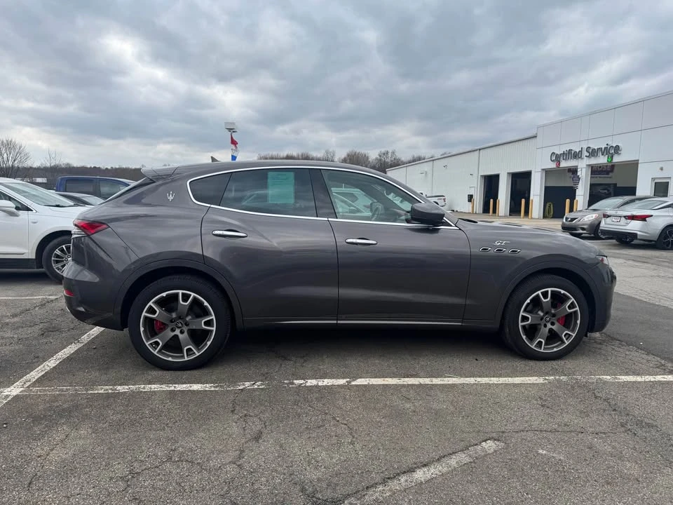 2022 Maserati Levante Modena - Image 4 of 5