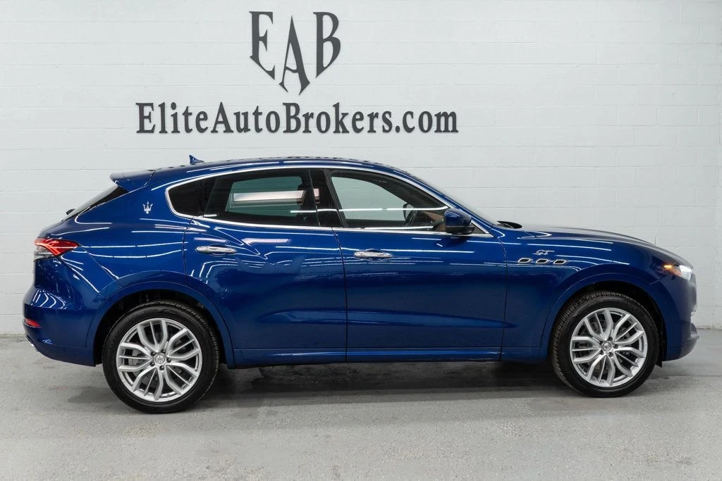 2022 Maserati Levante - Image 5 of 12
