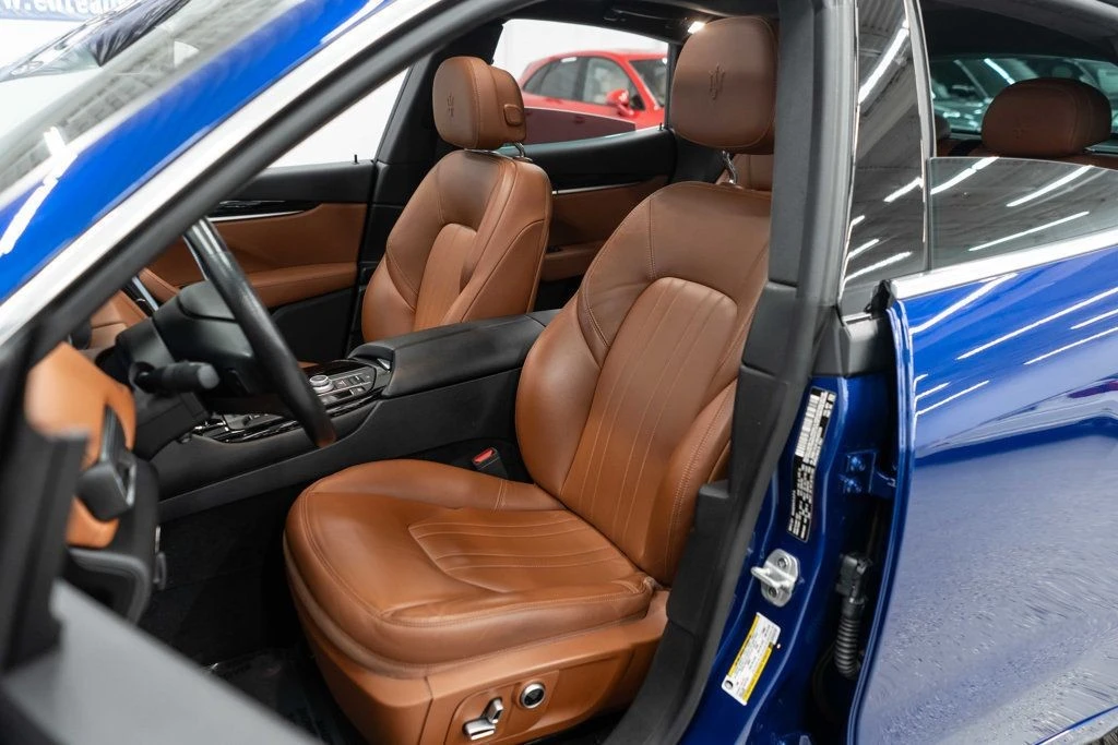 2022 Maserati Levante - Image 7 of 12