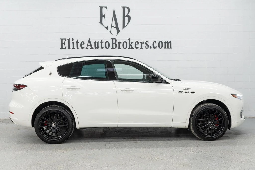 2022 Maserati Levante - Image 5 of 12