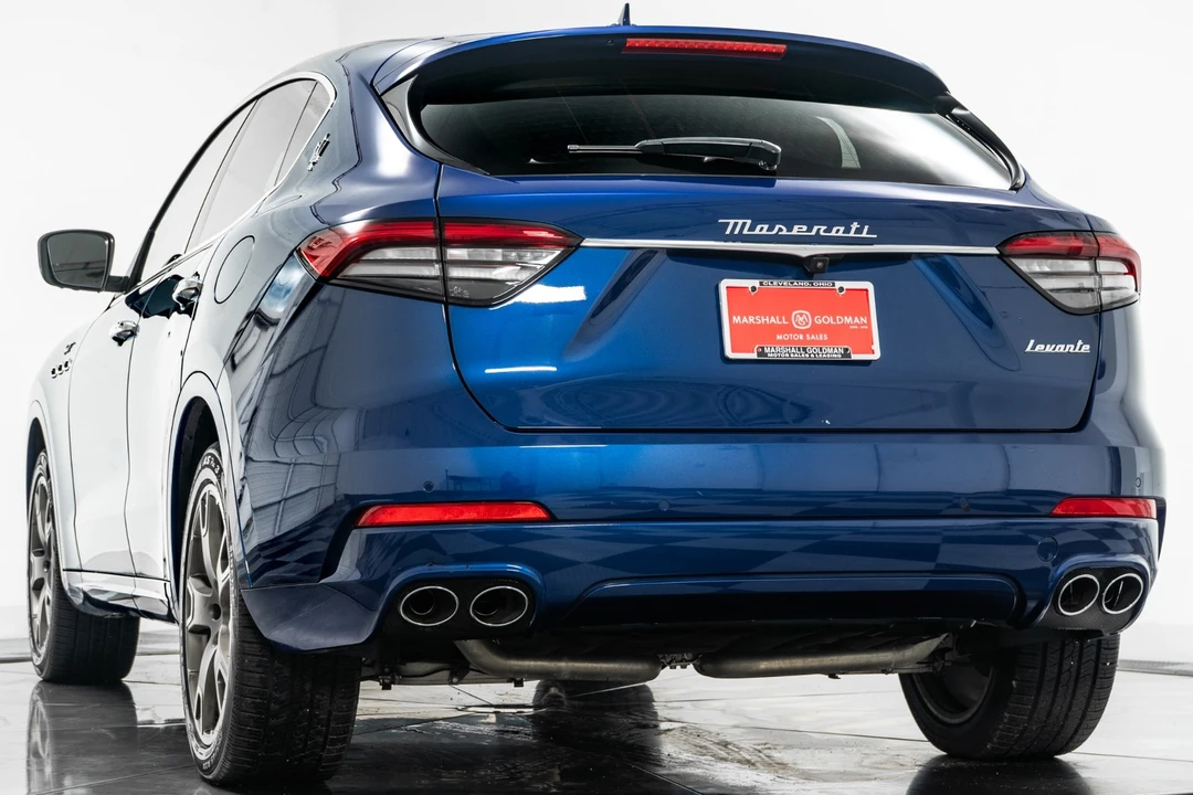 2022 Maserati Levante - Image 7 of 12