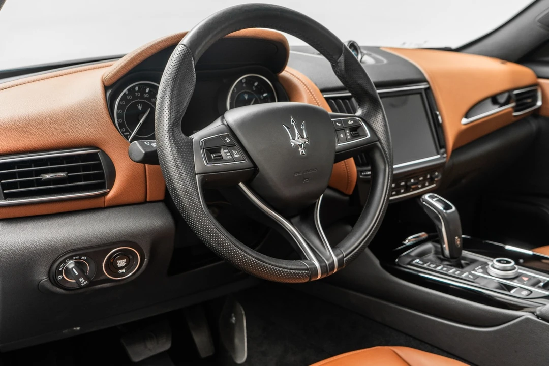 2022 Maserati Levante - Image 13 of 21