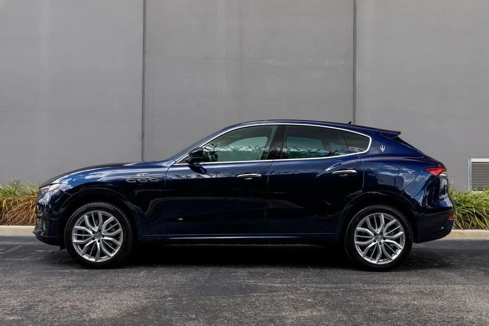 2022 Maserati Levante - Image 2 of 20