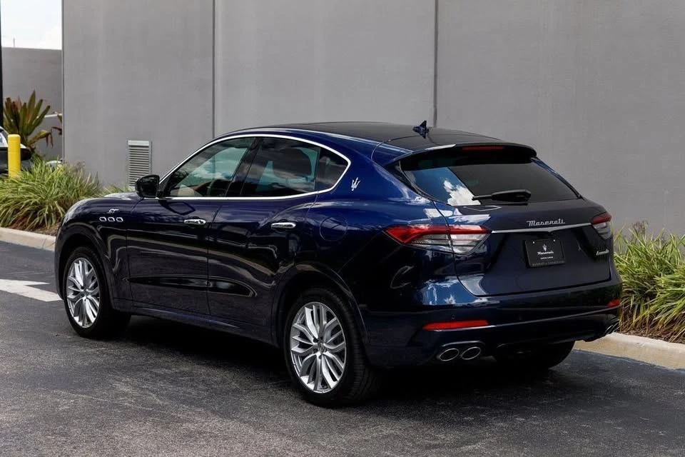 2022 Maserati Levante - Image 3 of 20