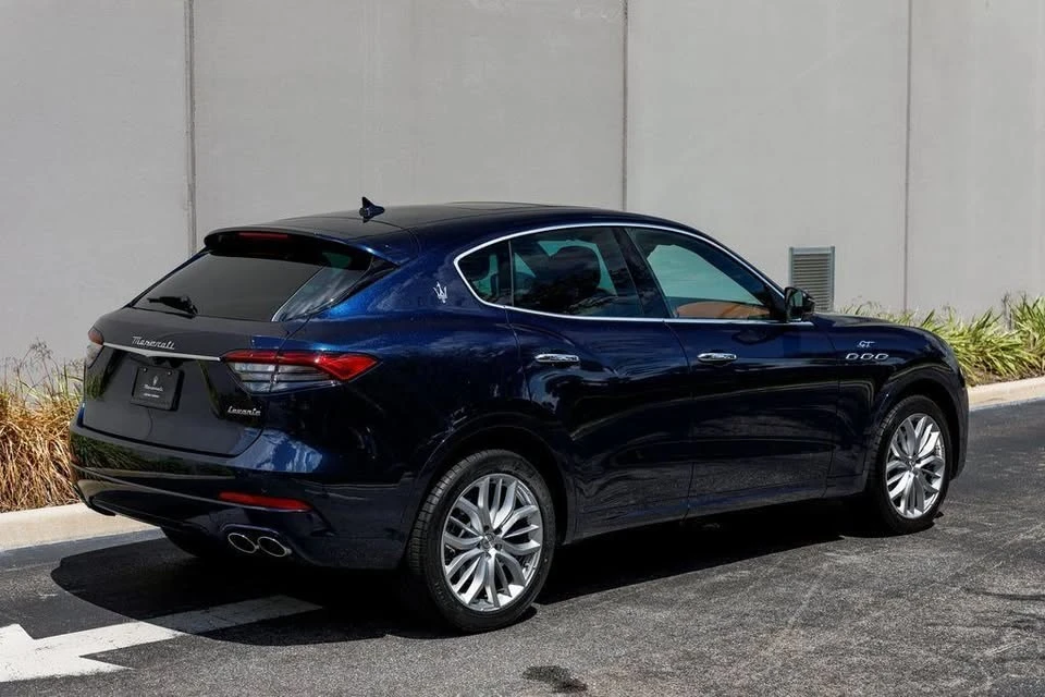 2022 Maserati Levante - Image 5 of 20