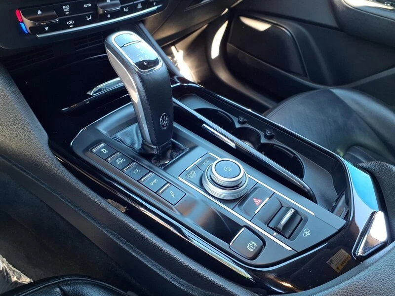 2022 Maserati Levante Modena - Image 16 of 20