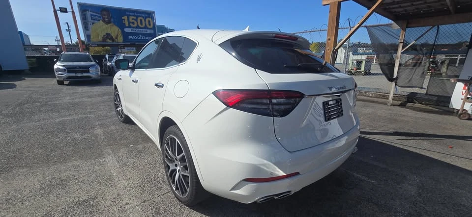 2022 Maserati Levante Modena - Image 7 of 11