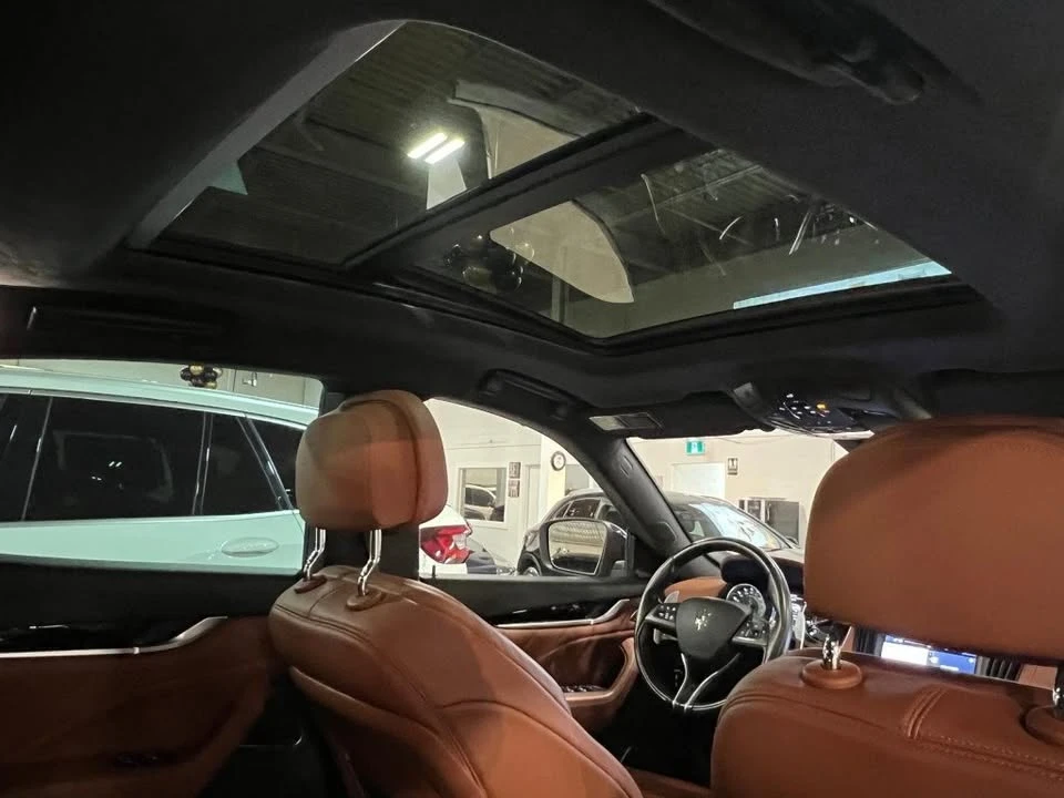 2022 Maserati Levante Modena - Image 15 of 19