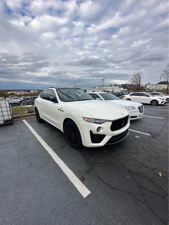 2022 Maserati Levante - Image 3 of 6