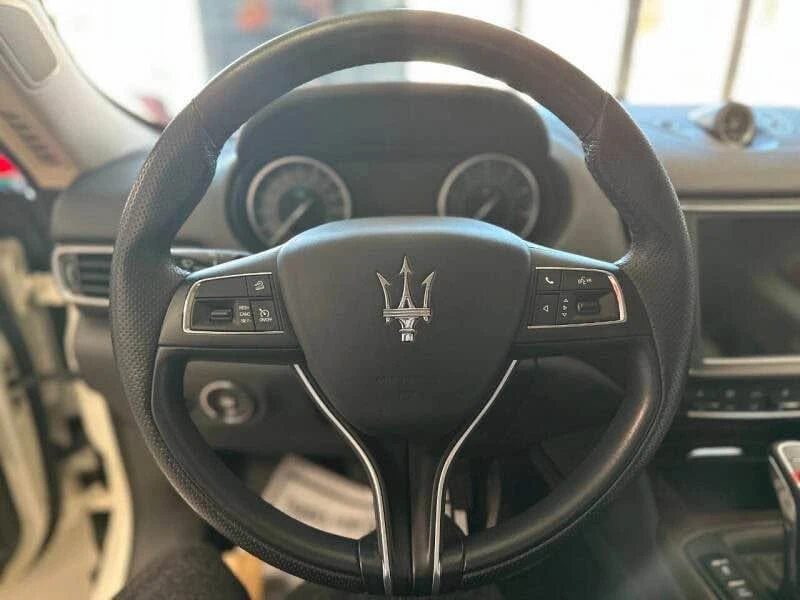 2022 Maserati Levante Modena - Image 9 of 20