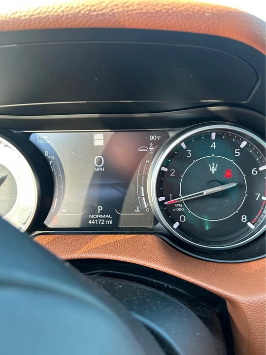 2022 Maserati Levante - Image 5 of 11