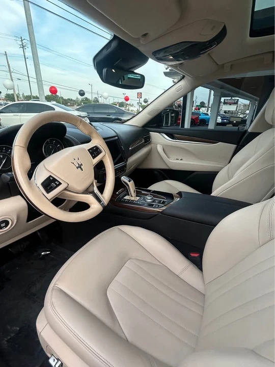 2022 Maserati Levante - Image 8 of 16