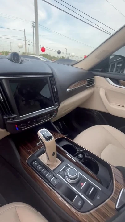 2022 Maserati Levante - Image 16 of 16