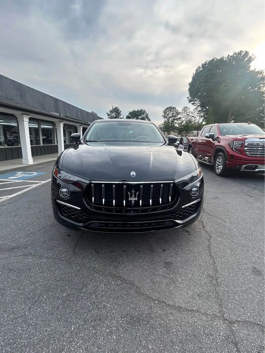 2022 Maserati Levante - Image 3 of 16