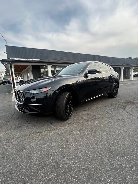 2022 Maserati Levante - Image 2 of 16