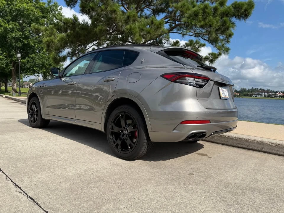 2022 Maserati Levante - Image 3 of 20