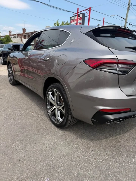 2022 Maserati Levante Modena - Image 5 of 12