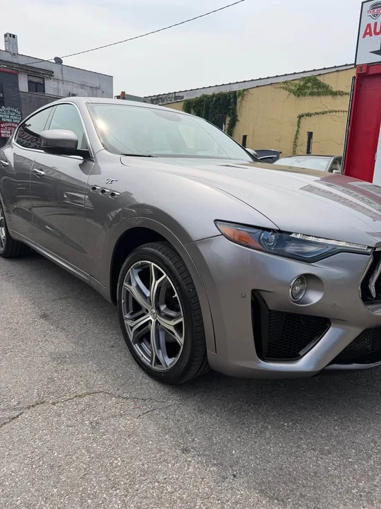 2022 Maserati Levante Modena - Image 2 of 12