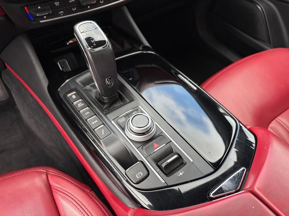 2022 Maserati Levante Modena - Image 11 of 20