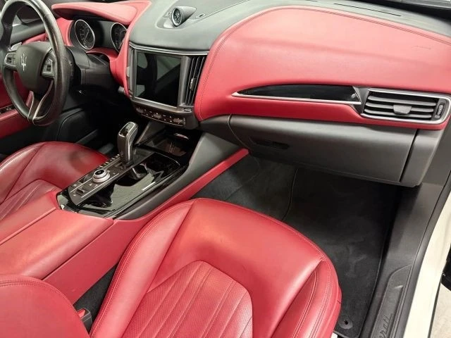 2022 Maserati Levante - Image 10 of 12