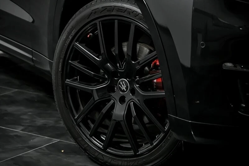 2022 Maserati Levante - Image 3 of 12