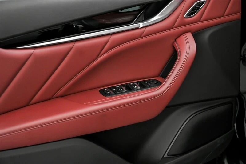 2022 Maserati Levante - Image 17 of 21