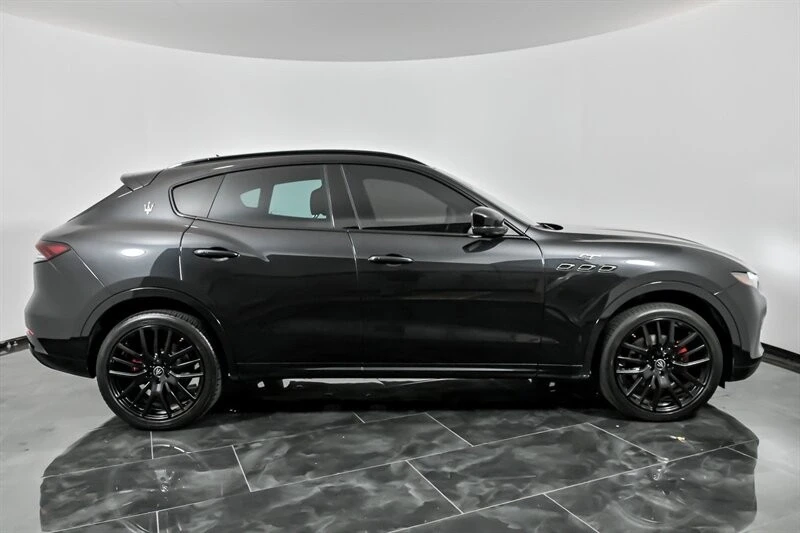 2022 Maserati Levante - Image 13 of 21