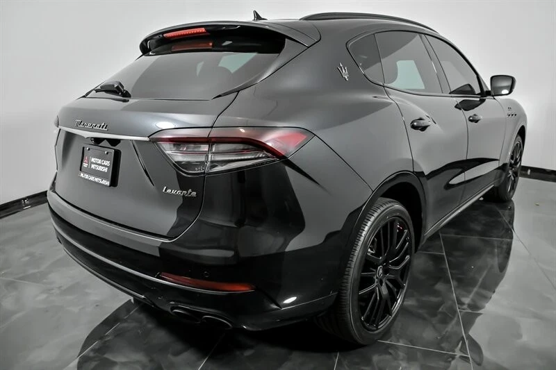 2022 Maserati Levante - Image 11 of 12