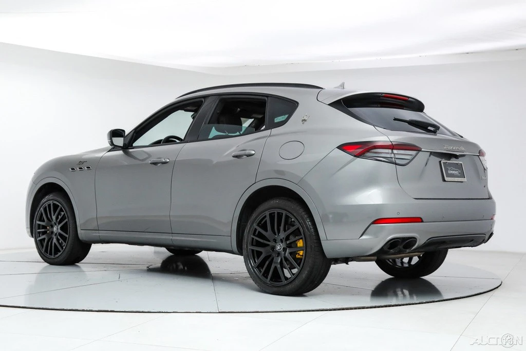 2022 Maserati Levante - Image 3 of 21