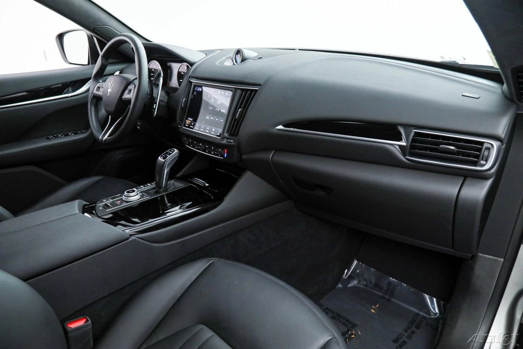 2022 Maserati Levante - Image 11 of 21