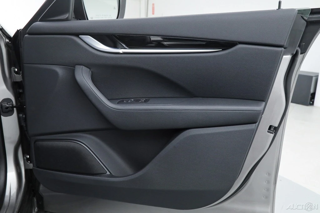 2022 Maserati Levante - Image 10 of 21
