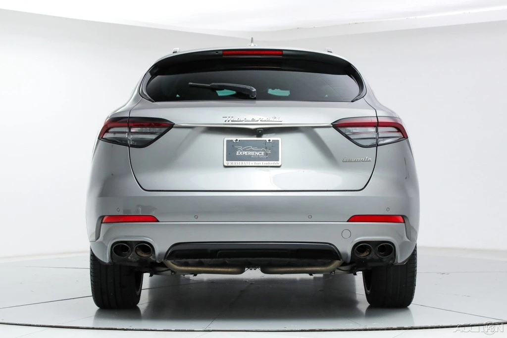 2022 Maserati Levante - Image 4 of 21