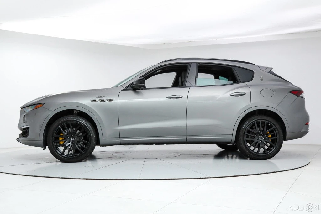 2022 Maserati Levante - Image 2 of 21