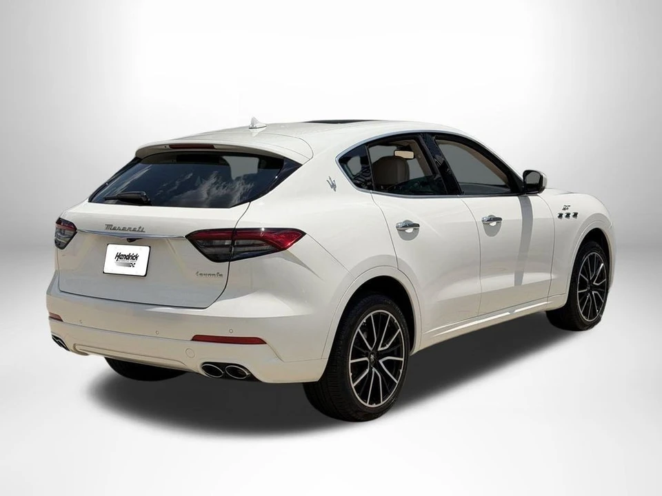 2022 Maserati Levante Modena - Image 10 of 31