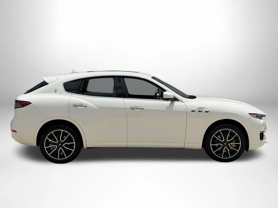 2022 Maserati Levante Modena - Image 9 of 31