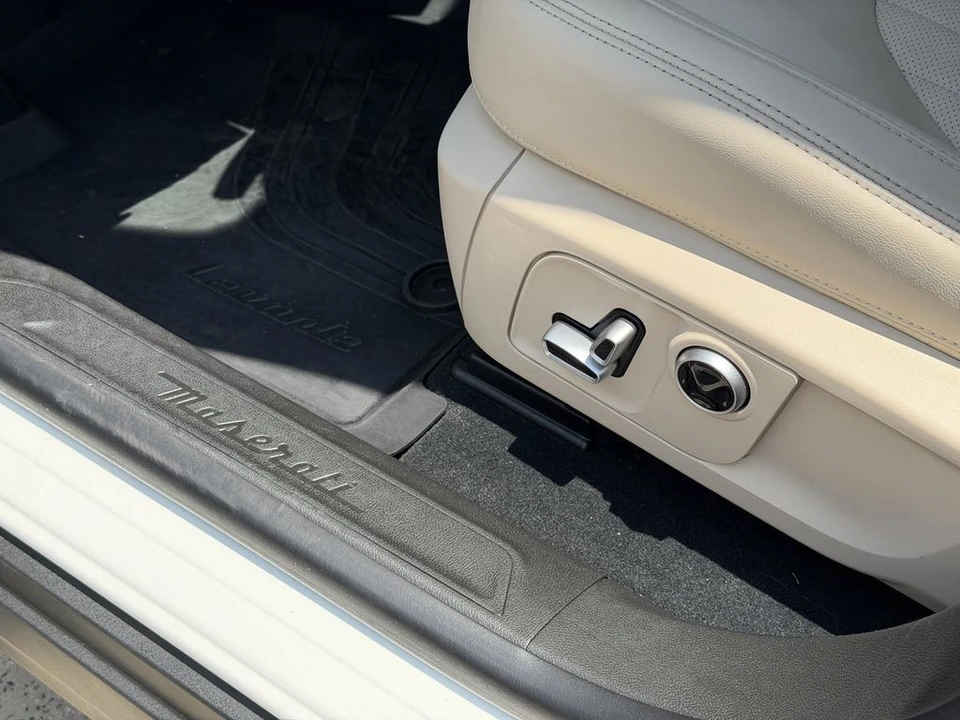 2022 Maserati Levante Modena - Image 18 of 31