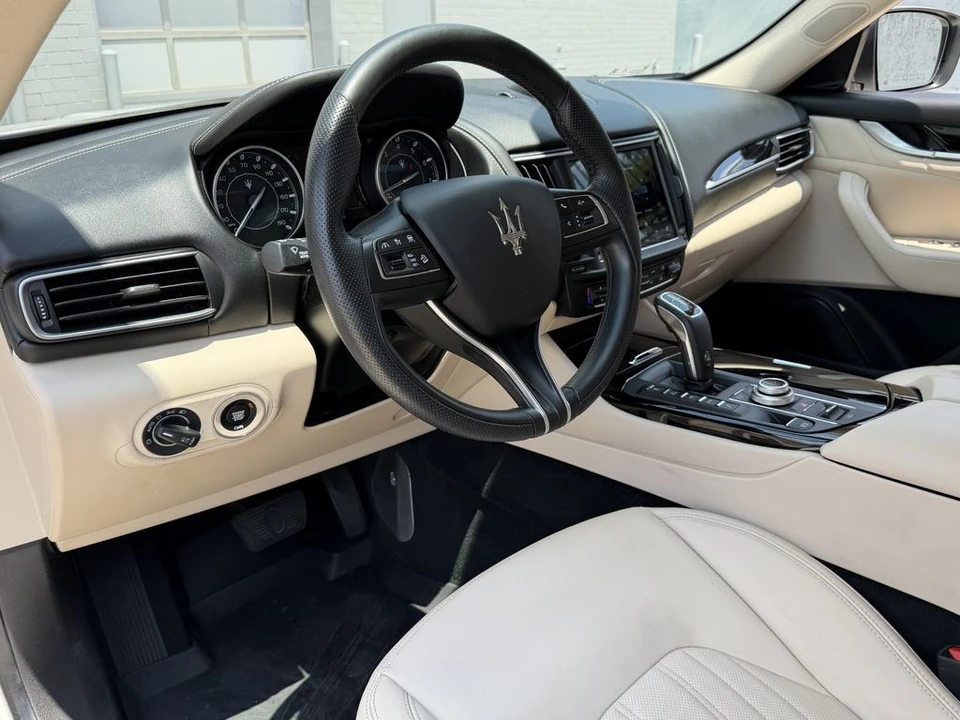 2022 Maserati Levante Modena - Image 16 of 31