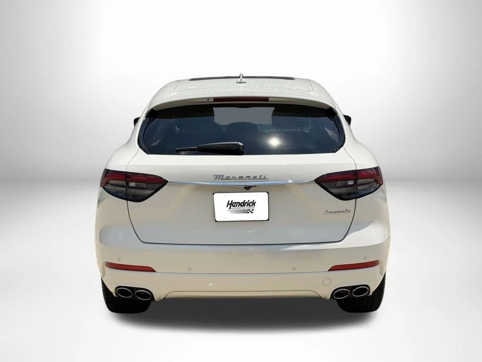 2022 Maserati Levante Modena - Image 11 of 31